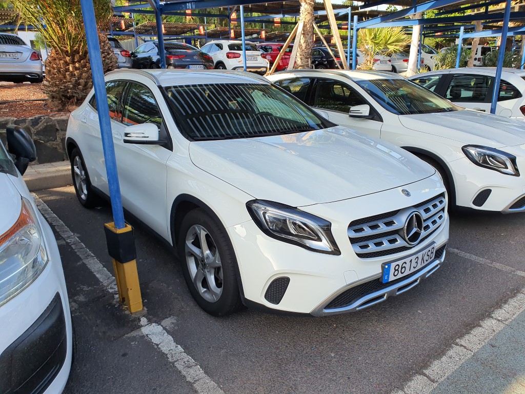 Kanári-szigetek bérelt autó Mercedes GLA 180